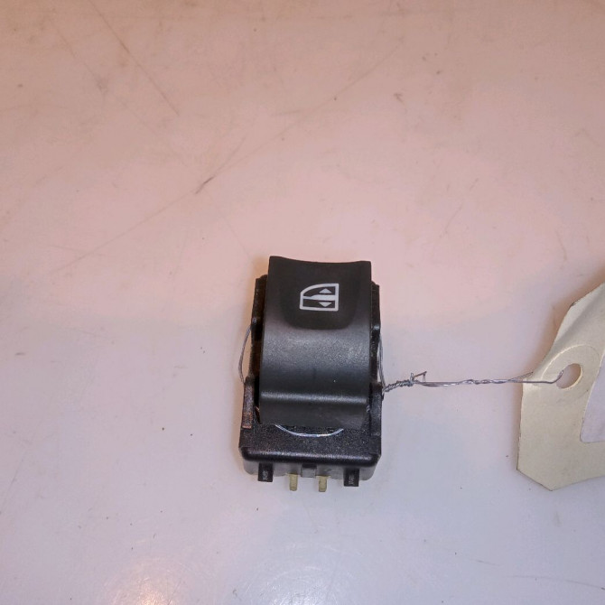 Commande lève-glace porte avant droite occasion DACIA LODGY Phase 1 01-2012->... 1.2 TCE 115ch 1