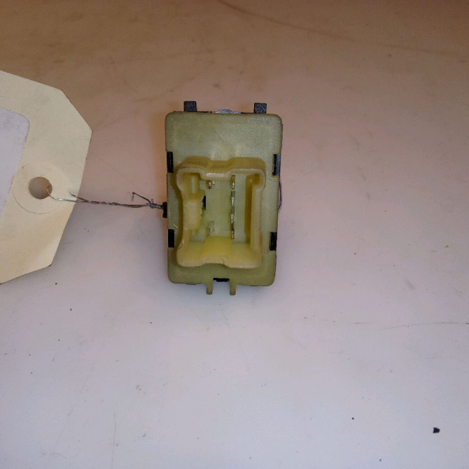 Commande lève-glace porte avant droite occasion DACIA LODGY Phase 1 01-2012->... 1.2 TCE 115ch 2