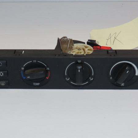 Commande de chauffage occasion B.M.W. SERIE 5 IV Phase 2 07-2000->07-2003 520i 170ch 64116927894