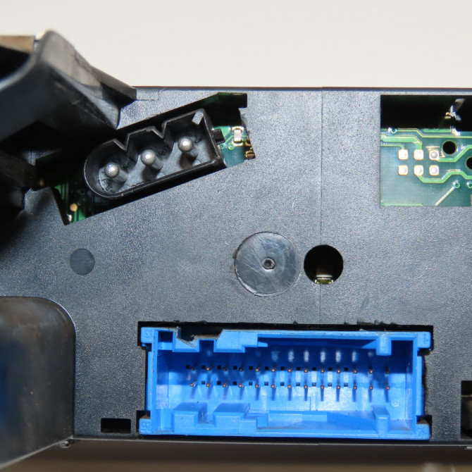 Commande de chauffage occasion B.M.W. SERIE 5 IV Phase 2 07-2000->07-2003 520i 170ch 64116927894 3