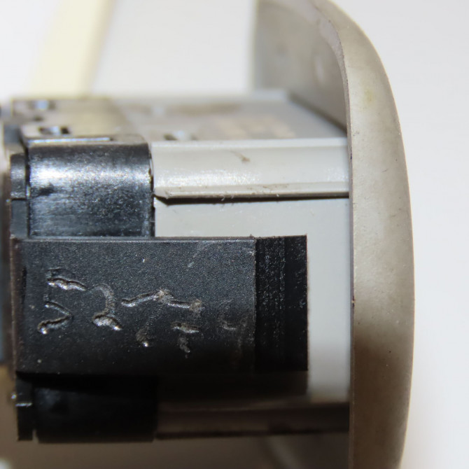 Commande leve-glace porte arrière droite occasion CITROEN C5 II Phase 1 04-2008->... 2.0 HDi 138ch 6490F9 3