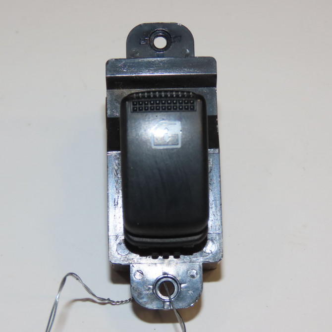 Commande lève-glace porte avant droite occasion HYUNDAI I 10 I Phase 1 03-2008->12-2010 1.1i 67ch 935800X0004X 1