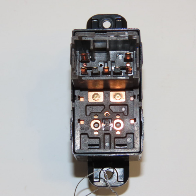 Commande lève-glace porte avant droite occasion HYUNDAI I 10 I Phase 1 03-2008->12-2010 1.1i 67ch 935800X0004X 2