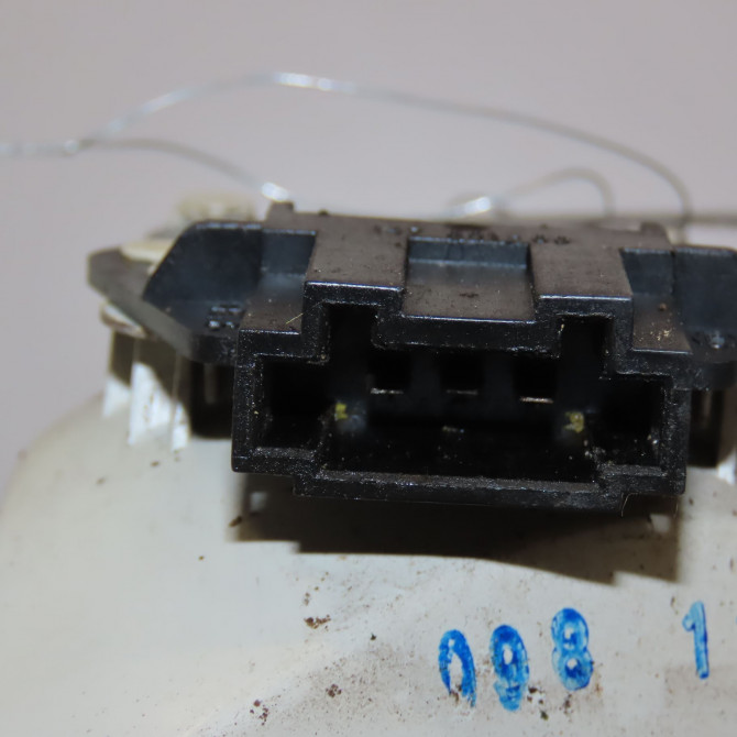 Feu arrière intérieur droit occasion MERCEDES CLASSE CLK I 2088200864 3