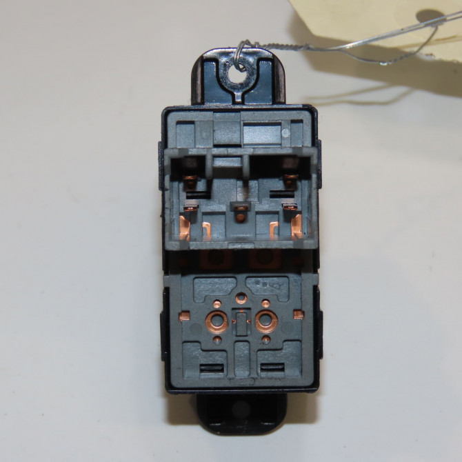 Commande lève-glace porte avant droite occasion HYUNDAI I 10 I Phase 1 03-2008->12-2010 1.2i 935800X0004X 2