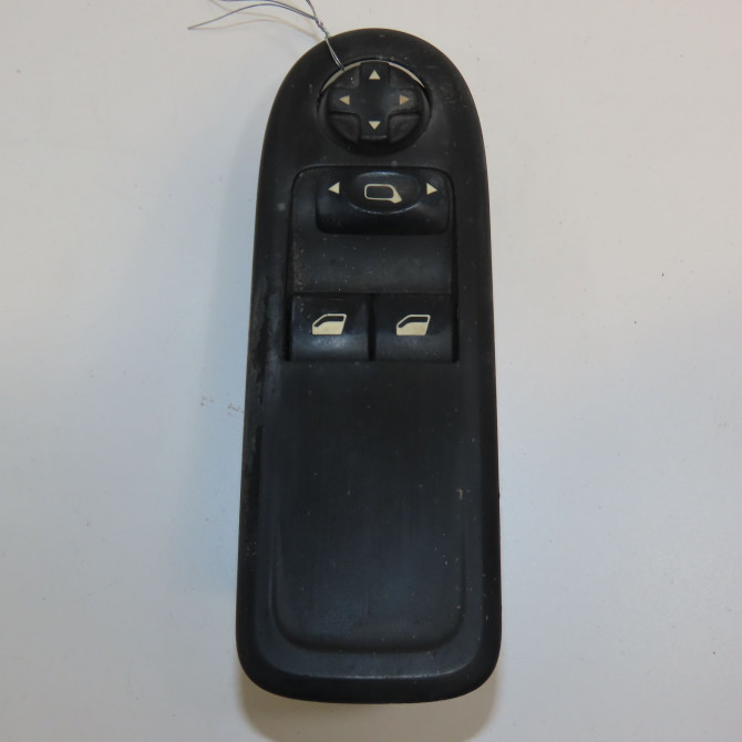 Commande lève-glace porte avant gauche occasion PEUGEOT 308 I Phase 2 04-2011->12-2014 1.6 HDI 92ch 1