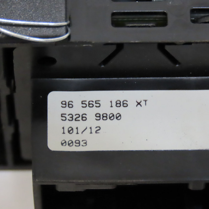 Commande lève-glace porte avant gauche occasion PEUGEOT 308 I Phase 2 04-2011->12-2014 1.6 HDI 92ch 5