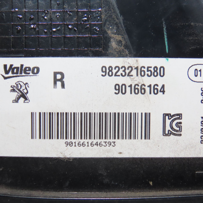 Feu arrière droit occasion  9823216580 4