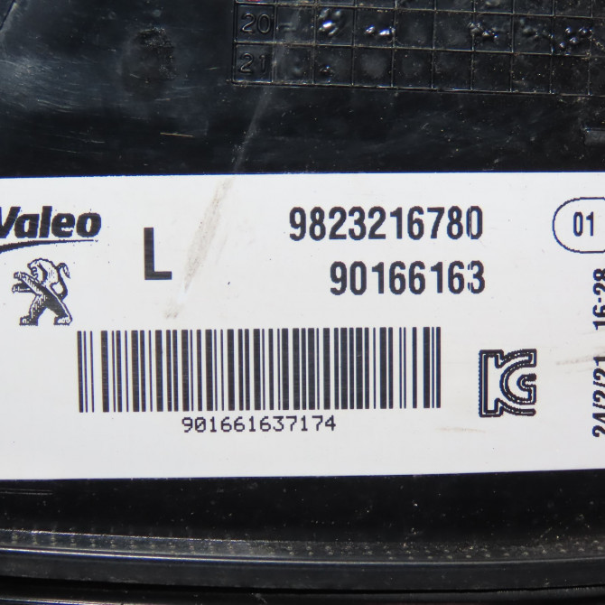 Feu arrière gauche occasion  9823216780 4