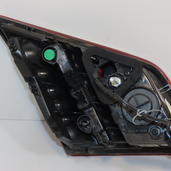 Feu arrière intérieur droit occasion 308 II 9677818280 2