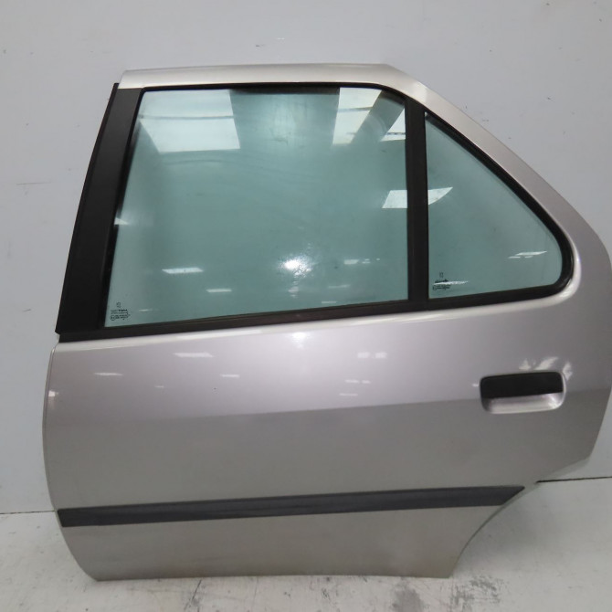 Porte arrière gauche occasion PEUGEOT 306 Phase 2 04-1997->03-2002 1.9 TD 900693 1