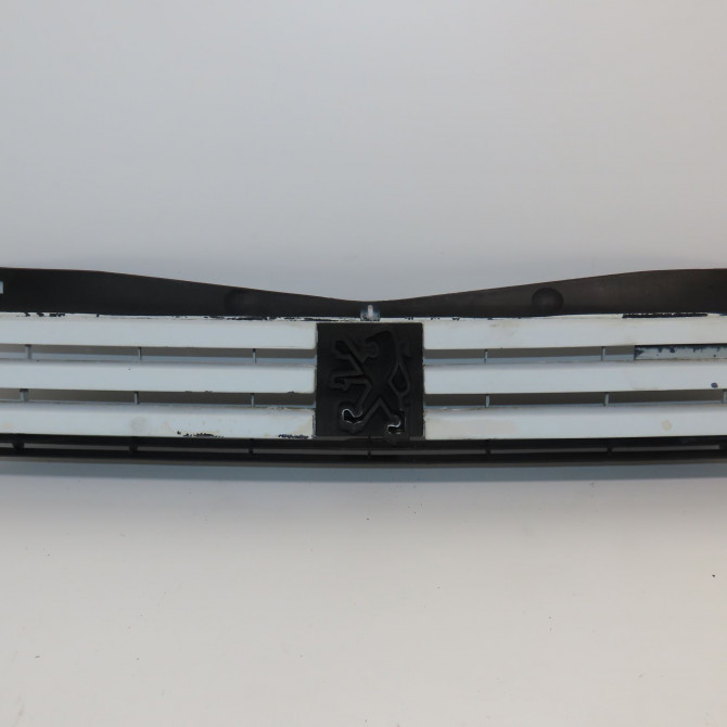 Calandre occasion PEUGEOT 205 205 Phase 2 1987-07-01->1998-12-31 1.8 D 1