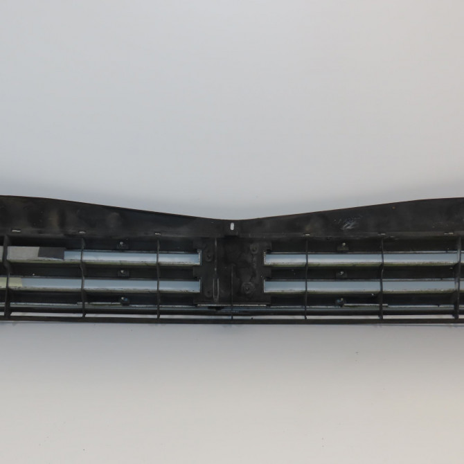 Calandre occasion PEUGEOT 205 205 Phase 2 1987-07-01->1998-12-31 1.8 D 2