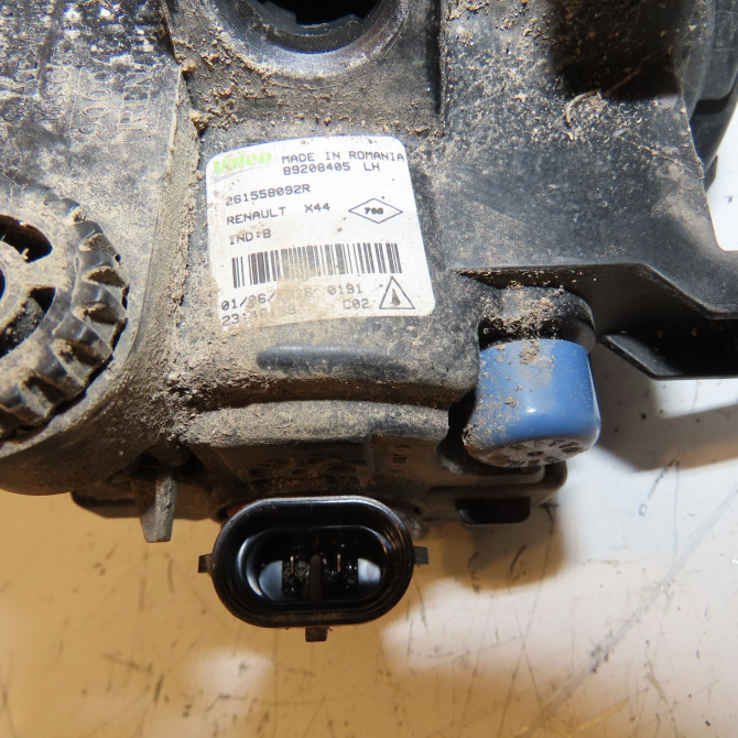 Phare antibrouillard avant gauche occasion RENAULT TWINGO II Phase 2 12-2011->12-2014 1.2i 16v 75ch 261558092R 3