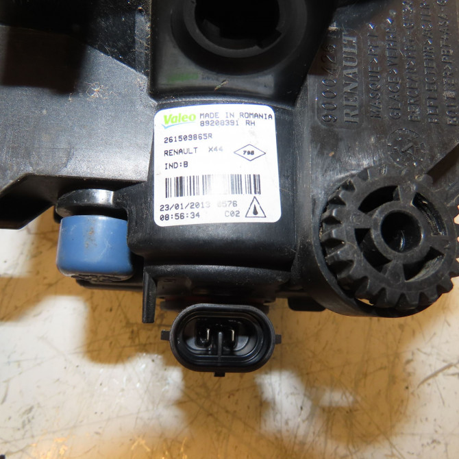 Phare antibrouillard avant droit occasion RENAULT TWINGO II Phase 2 12-2011->12-2014 1.2i 16v 75ch 261509865R 3