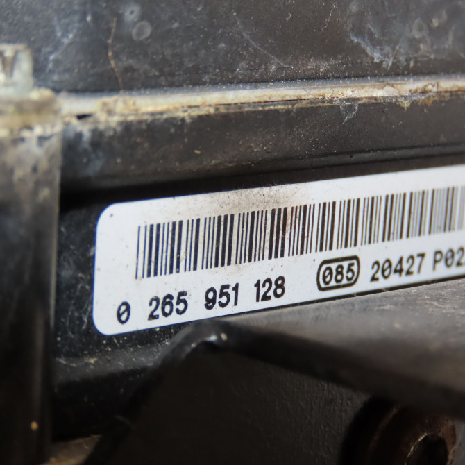 Unité hydraulique ABS occasion RENAULT TWINGO II Phase 2 12-2011->12-2014 8201128679 4