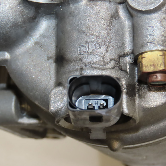 Compresseur air conditionne occasion VOLKSWAGEN GOLF VI Phase 1 10-2008->04-2013 2.0 TDI 110ch 5K0820803J 4