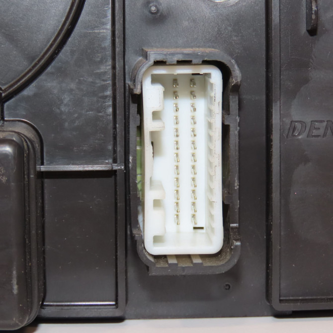 Commande de chauffage occasion RENAULT KANGOO II Phase 1 01-2008->03-2013 1.5 DCI 90ch 275104539R 4