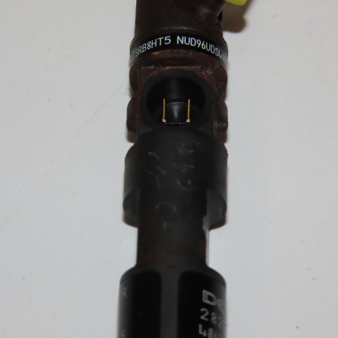 Injecteur occasion RENAULT CLIO III 166000897R 2
