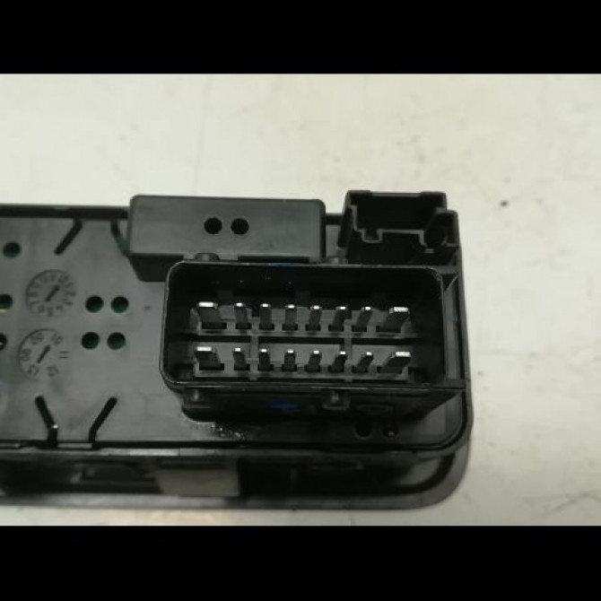 Commande lève-glace porte avant gauche occasion CITROEN C3 II Phase 1 11-2009->02-2013 1.4i 75ch 98012283XT 3