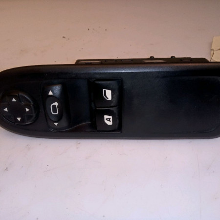 Commande lève-glace porte avant gauche occasion CITROEN C3 II Phase 1 11-2009->02-2013 1.4i 75ch 98012283XT