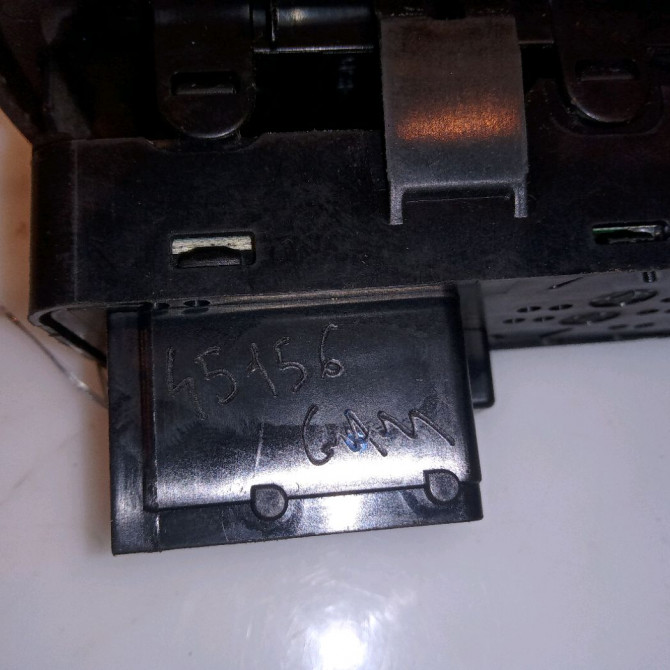 Commande lève-glace porte avant gauche occasion CITROEN C3 II Phase 1 11-2009->02-2013 1.4i 75ch 98012283XT 3