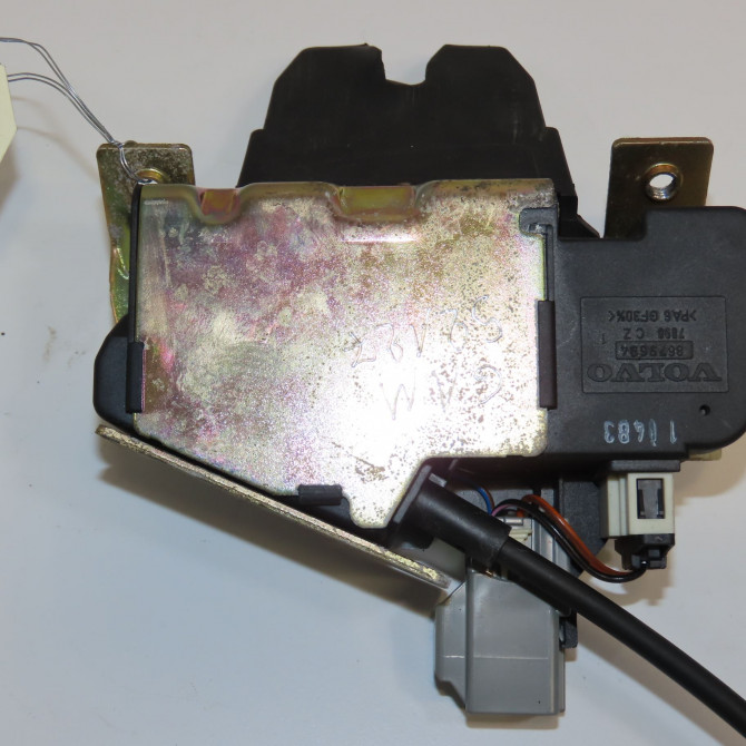 Serrure coffre arrière occasion VOLVO S60 I Phase 1 09-2000->06-2004 2.4 D 8679694 2