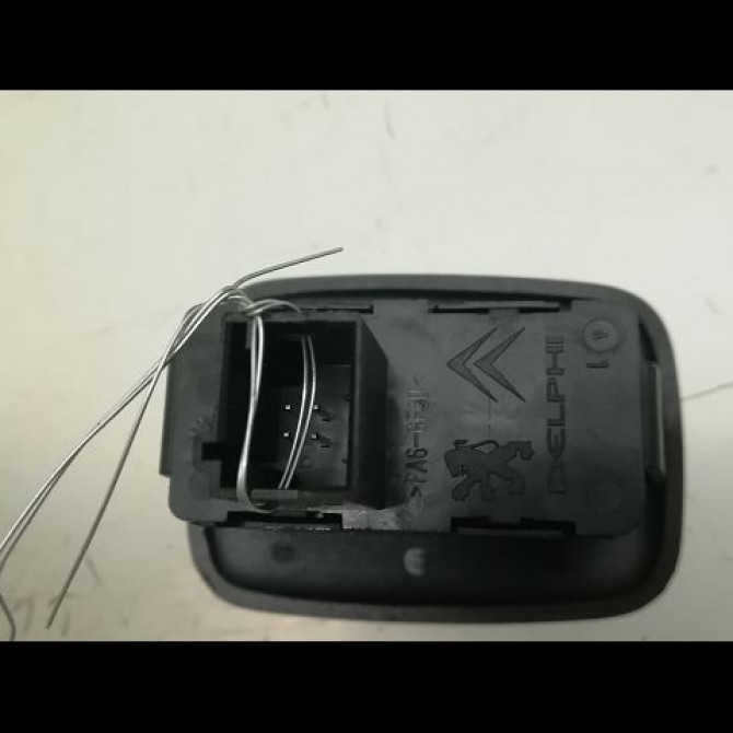 Commande leve-glace porte arrière droite occasion CITROEN C5 II Phase 1 04-2008->... 1.6 HDi 110ch 6490C6 3