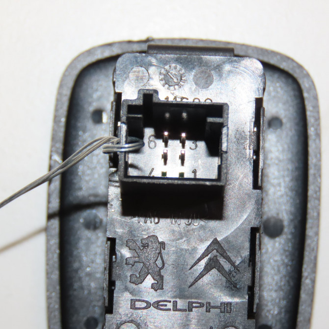 Commande leve-glace porte arrière droite occasion CITROEN C5 II Phase 1 04-2008->... 2.0 HDI 180ch 6490C6 3