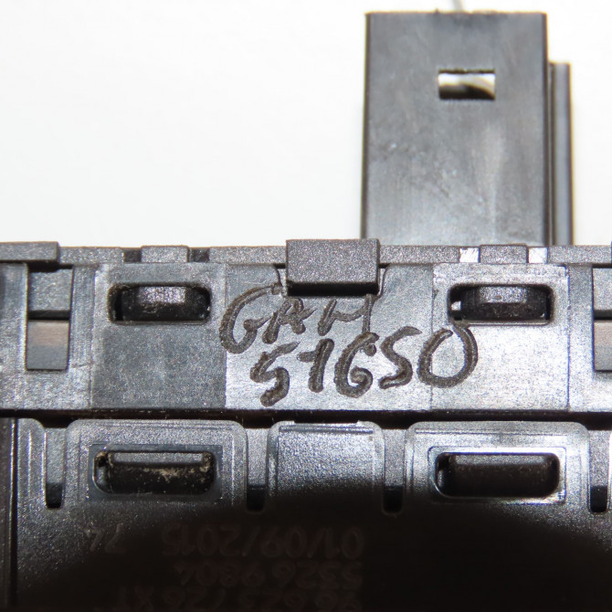 Commande leve-glace porte arrière droite occasion CITROEN C5 II Phase 1 04-2008->... 2.0 HDI 180ch 6490C6 4