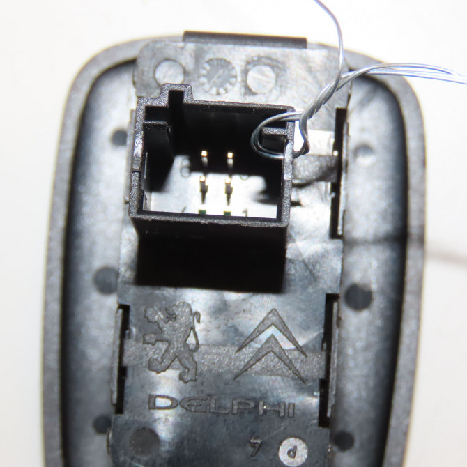 Commande leve-glace porte arrière gauche occasion CITROEN C5 II Phase 1 04-2008->... 2.0 HDI 180ch 6490C6 3