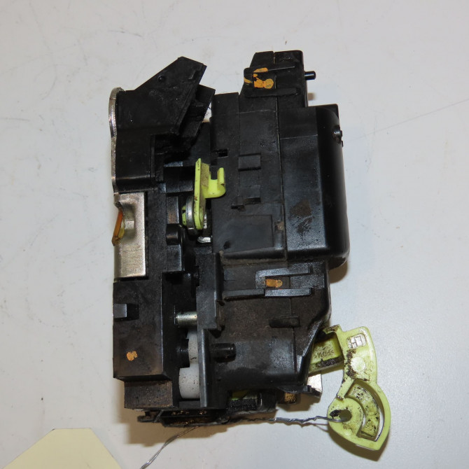 Serrure porte arg occasion DACIA DUSTER Phase 2 09-2013->... 1.6i 115ch 825031439R 2