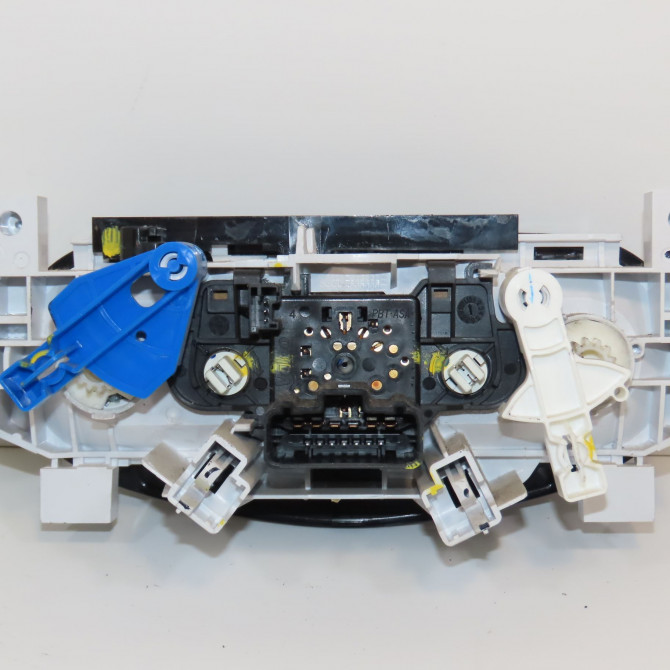 Commande de chauffage occasion DACIA DUSTER Phase 2 09-2013->... 1.5 DCI 110ch 275105810R 2