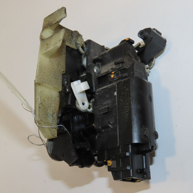 Serrure porte avd occasion DACIA DUSTER Phase 2 09-2013->... 1.5 DCI 110ch 805025406R 2