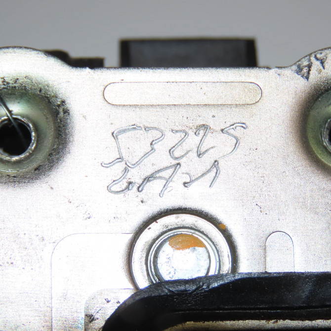 Serrure porte avd occasion DACIA DUSTER Phase 2 09-2013->... 1.5 DCI 110ch 805025406R 4