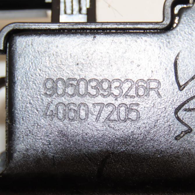 Serrure hayon occasion DACIA DUSTER Phase 2 09-2013->... 1.5 DCI 110ch 905039326R 4