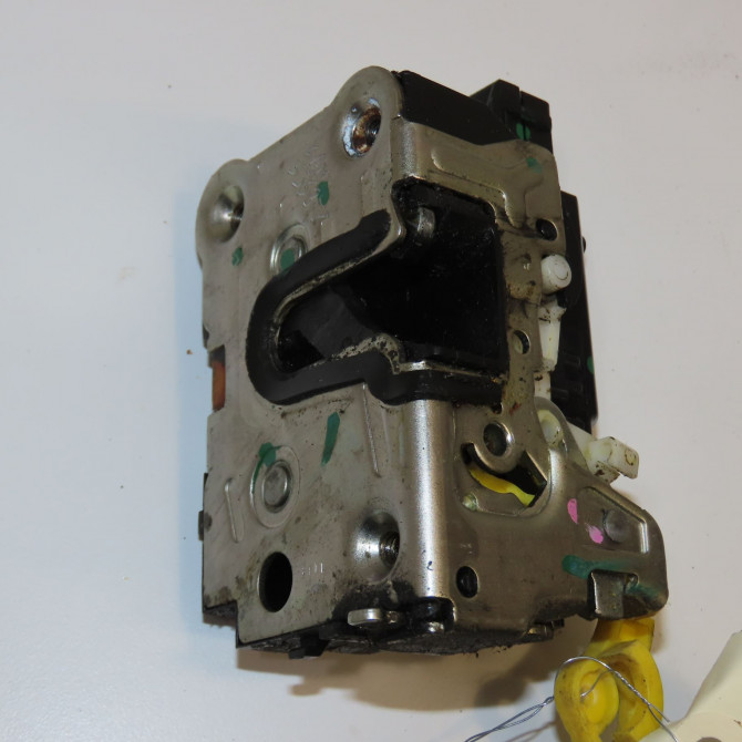 Serrure porte avd occasion DACIA DUSTER Phase 2 09-2013->... 1.5 DCI 110ch 805025406R 1