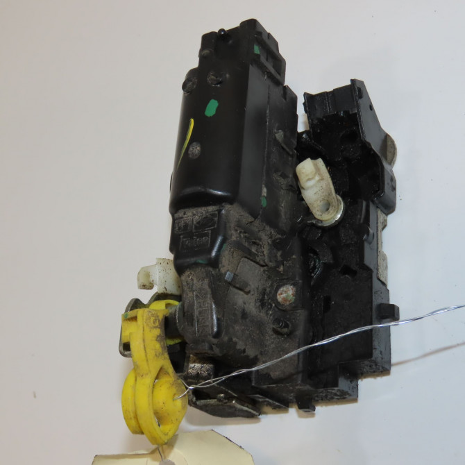 Serrure porte avd occasion DACIA DUSTER Phase 2 09-2013->... 1.5 DCI 110ch 805025406R 2