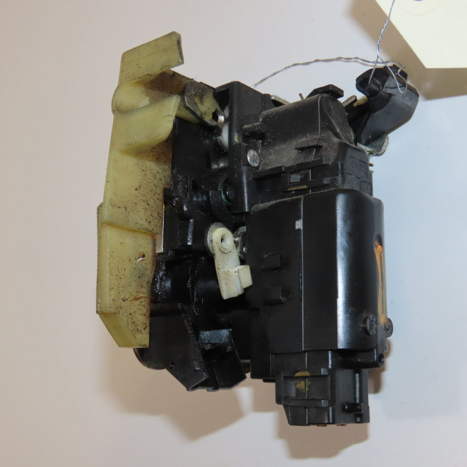 Serrure porte ard occasion DACIA DUSTER Phase 2 09-2013->... 1.5 DCI 110ch 825025967R 2