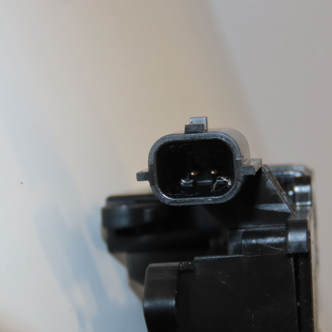 Serrure hayon occasion DACIA DUSTER Phase 2 09-2013->... 1.5 DCI 110ch 905039326R 3