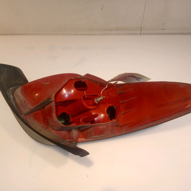 Feu arrière droit occasion PEUGEOT 206 Phase 1 09-1998->03-2009 1.4 HDI 70ch 6351S0 2