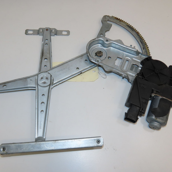 Mecanisme+moteur leve-glace avg occasion OPEL CORSA III Phase 2 08-2003->09-2006 1.2 TWINPORT 80ch 93186824 2