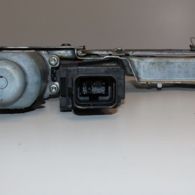 Mecanisme+moteur leve-glace avg occasion OPEL CORSA III Phase 2 08-2003->09-2006 1.2 TWINPORT 80ch 93186824 5