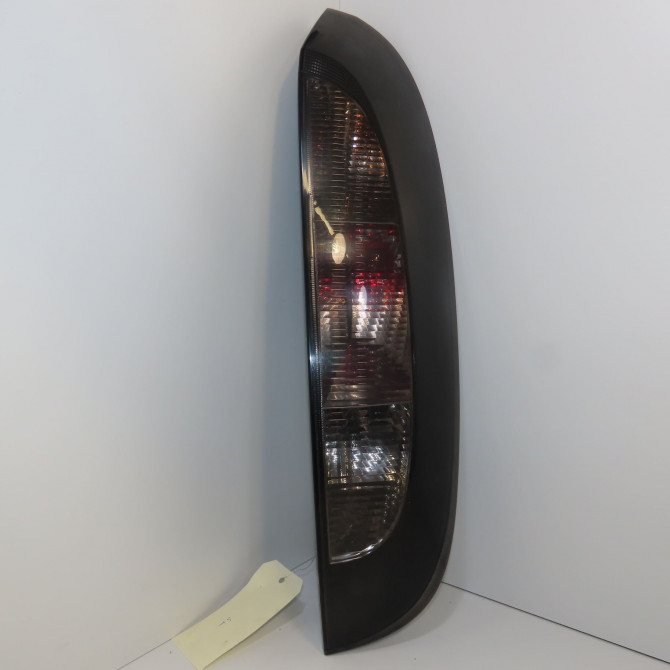Feu arrière droit occasion OPEL CORSA III Phase 2 08-2003->09-2006 1.2i 80ch 93187120 1