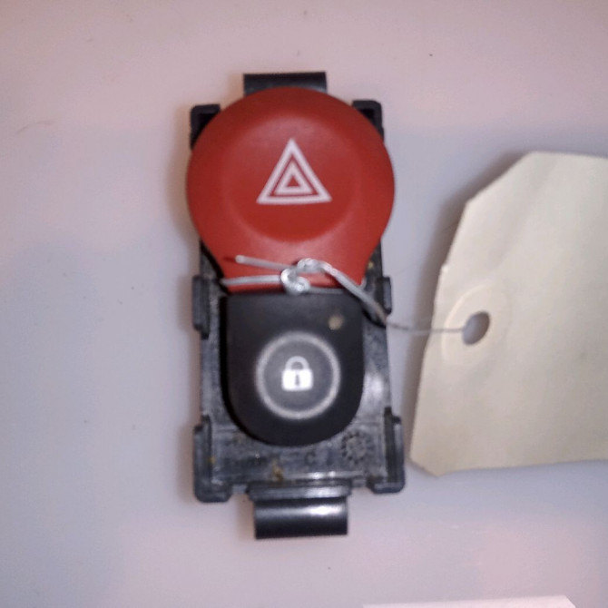 Bouton de warning occasion RENAULT KANGOO II 252105246R 1