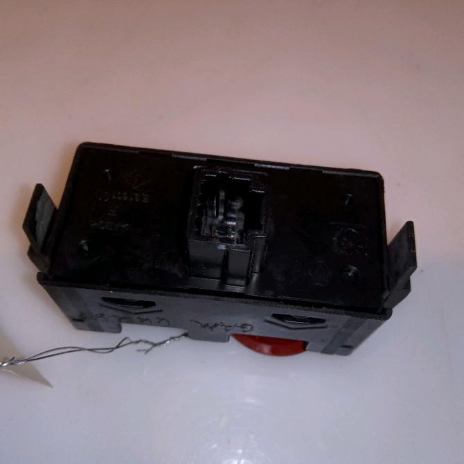 Bouton de warning occasion RENAULT KANGOO II Phase 2 01-2013->... 1.5 DCI 75ch 252105246R 2