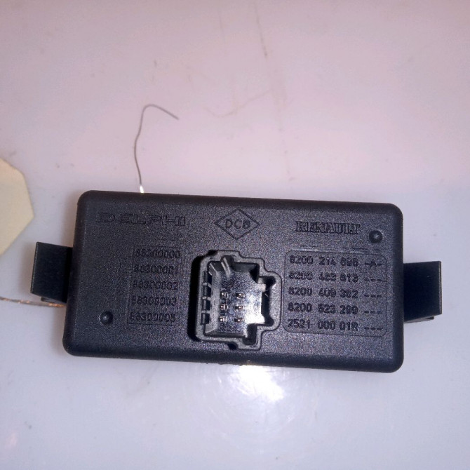 Bouton de warning occasion RENAULT KANGOO II Phase 1 01-2008->03-2013 1.5 DCI 105ch 252105246R 2