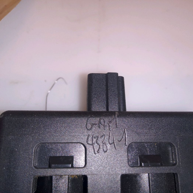 Bouton de warning occasion RENAULT KANGOO II Phase 1 01-2008->03-2013 1.5 DCI 105ch 252105246R 3