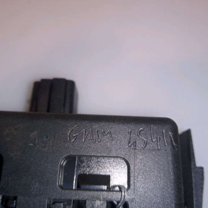 Bouton de warning occasion RENAULT KANGOO II Phase 1 01-2008->03-2013 1.5 DCI 90ch 252105246R 4