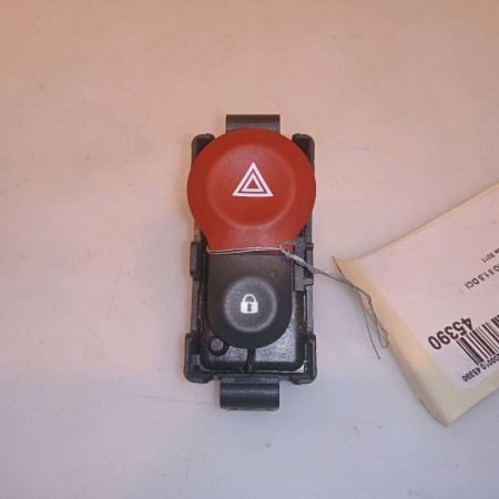 Bouton de warning occasion RENAULT KANGOO II Phase 1 01-2008->03-2013 1.5 DCI 105ch 252105246R